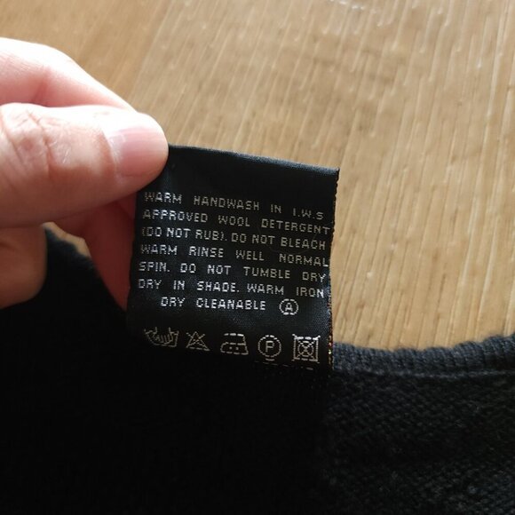 Vintage Emaroo Black Wool Sweater with Koala Texture Knit - Picture 5 of 6